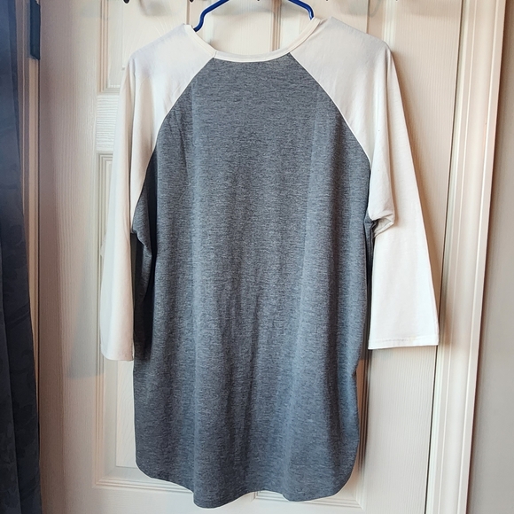 LulaRoe Randy Tee - Picture 2 of 3